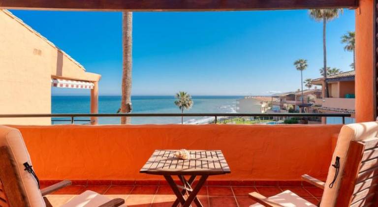 Rental apartment with pool in Estepona