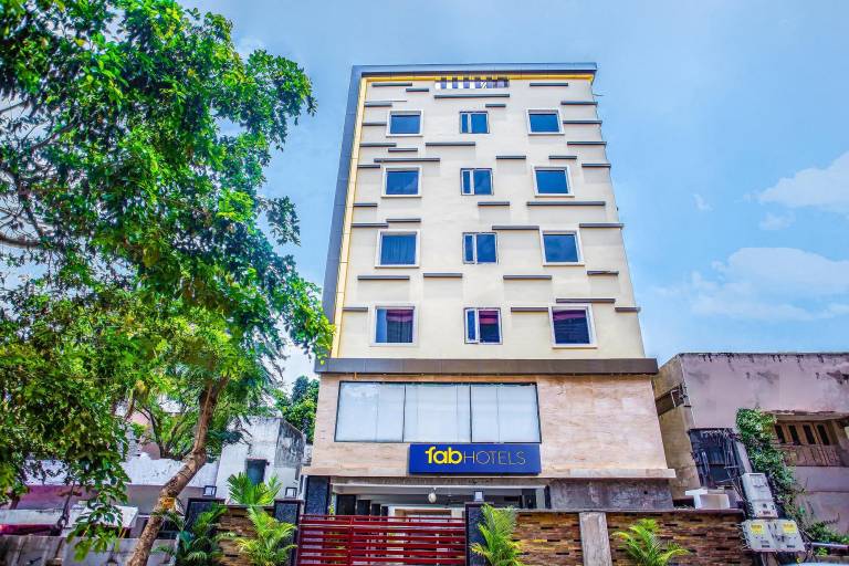 FabHotel RR Grand Next to Trendset Mall