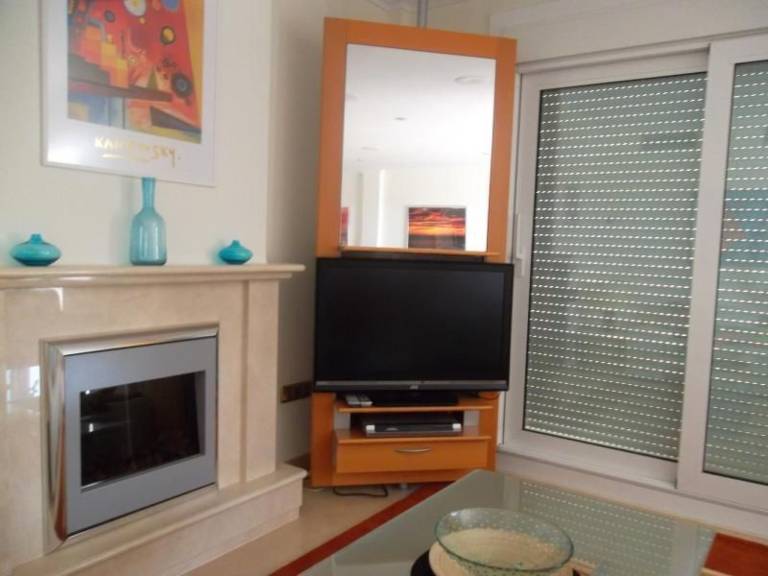 Rental apartment with pool, terrace & barbecue — photo 4