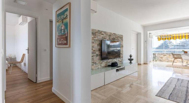 Holiday apartment with terrace — photo 4