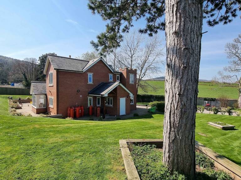 House  Towyn