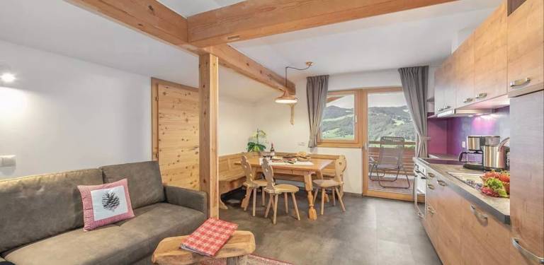 Apartment "Wohnung Stadele Wieserhof" with Mountain View, Shared Garden and Wi-Fi in Fie allo Sciliar