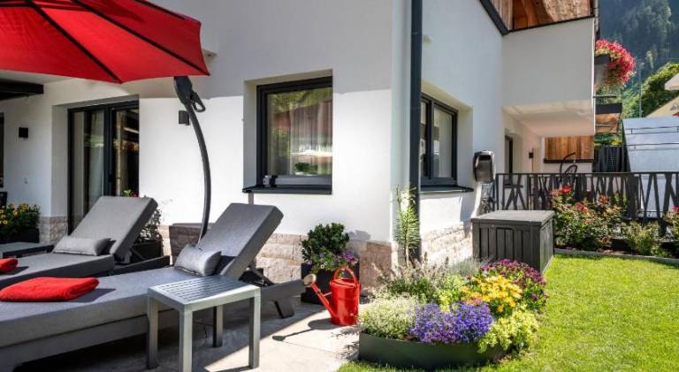 Holiday apartment with garden & terrace — photo 4