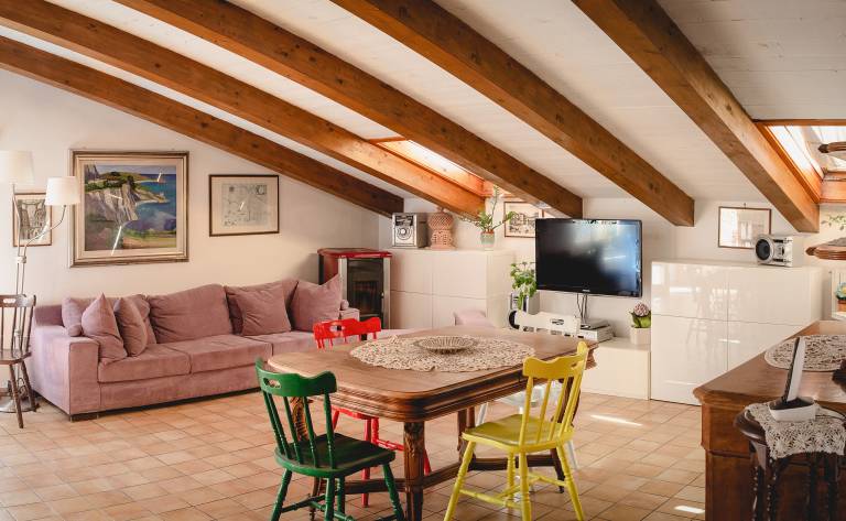Apartment 'La Gatta Nel Borgo' with Private Terrace, Wi-Fi and Air Conditioning in Maiori