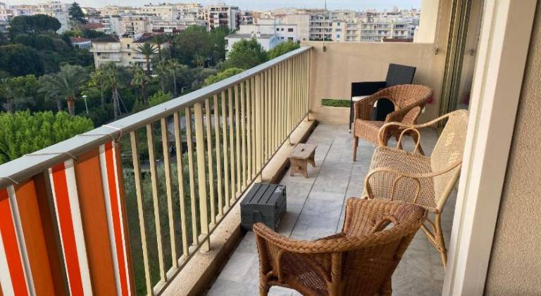 Appartement Juan-Les-Pins, 4 pieces, 80m2, Residence Luxe Piscine Tennis — photo 2