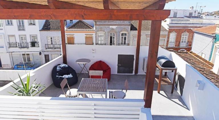 House with terrace & grill — photo 4