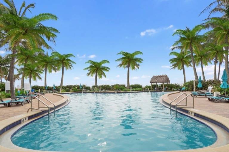 Condo  Hallandale Beach
