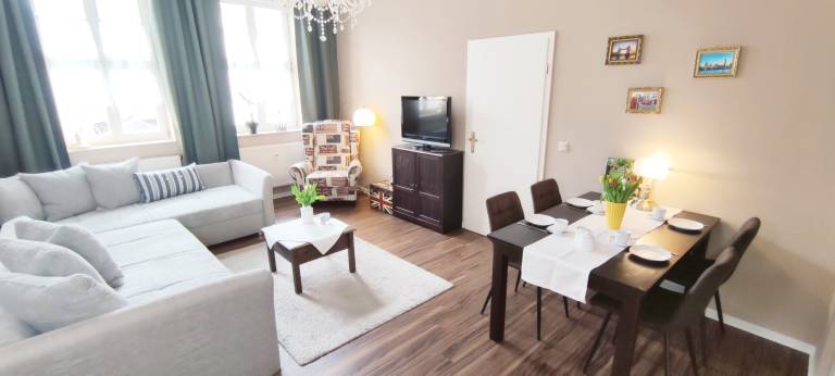 Family-friendly wonderful rental apartment with pool, BBQ & patio | Garden view | Pets are welcome — photo 3