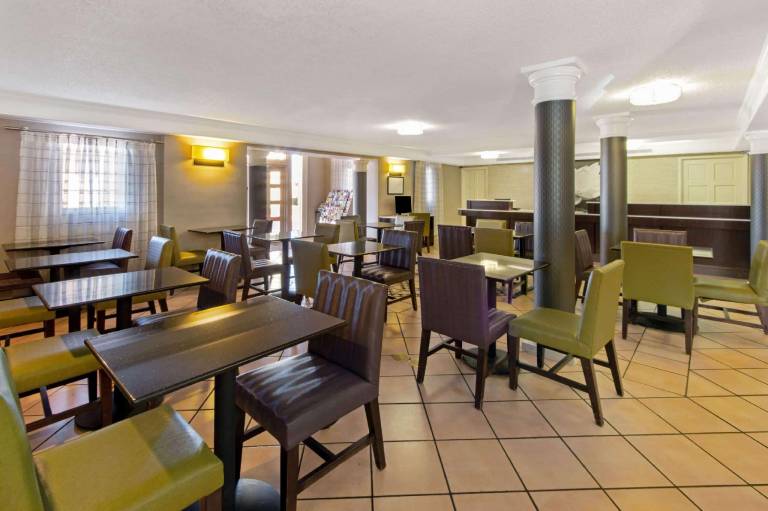 La Quinta Inn by Wyndham Santa Fe — photo 3