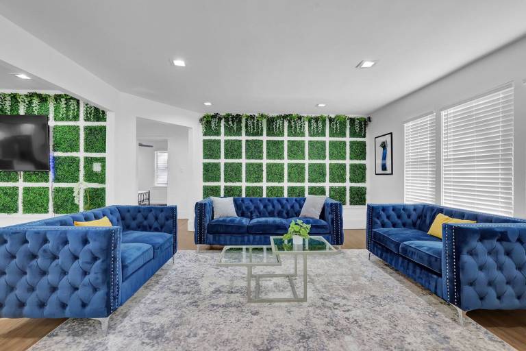 Atlanta Ivy Manor Message Now for Summer Special