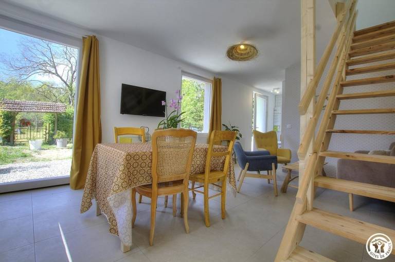 Gite with patio & garden — photo 3