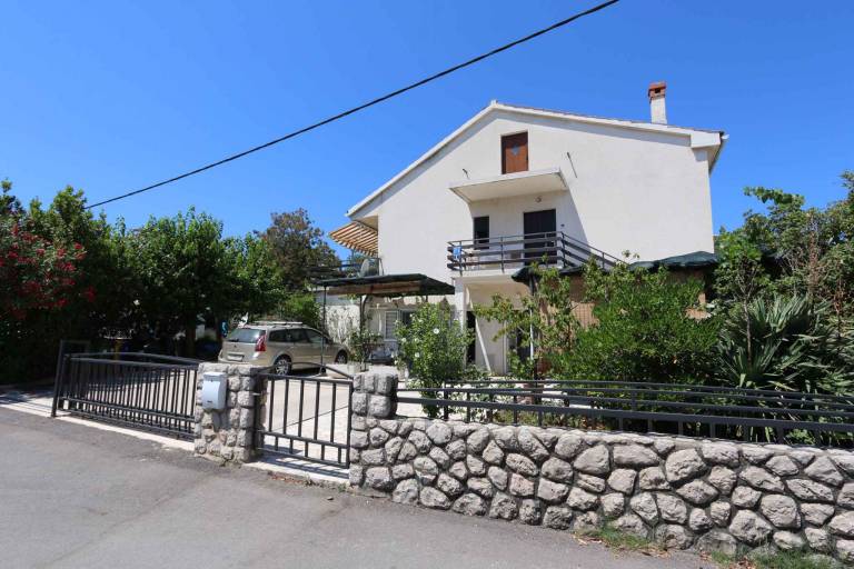 Holiday apartment with terrace — photo 4