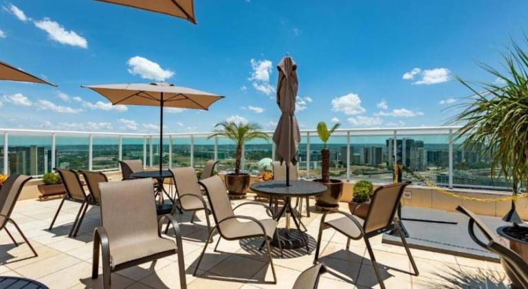Serviced apartment with garden, pool & jacuzzi | Perfect for remote work — photo 4