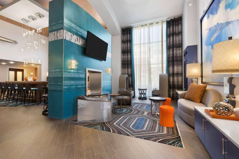 Hampton Inn & Suites Herndon-Reston — photo 3