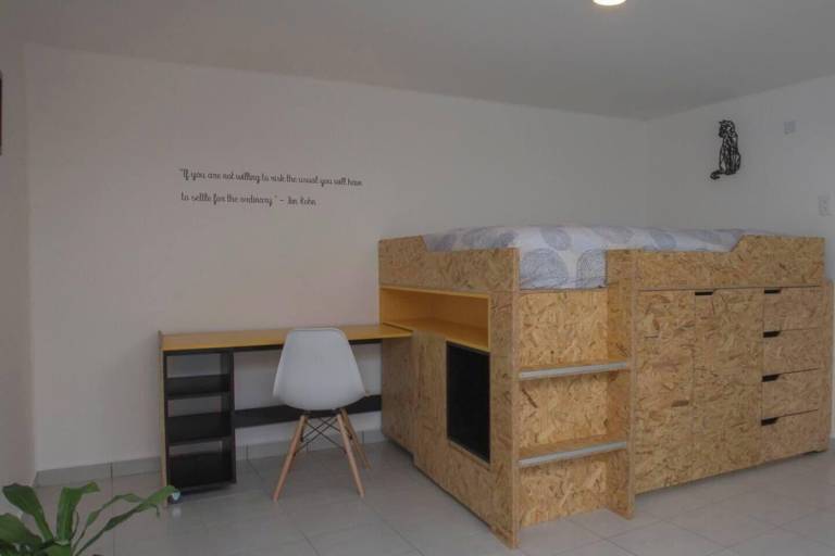 Rental apartment with yard — photo 2