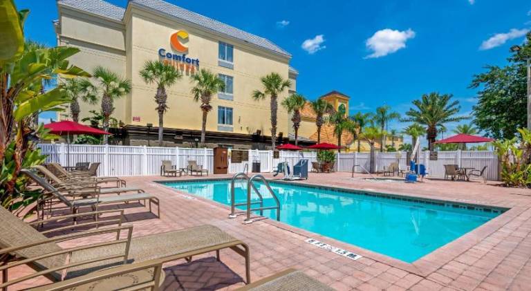 Comfort Suites Near Universal Orlando Resort — photo 2