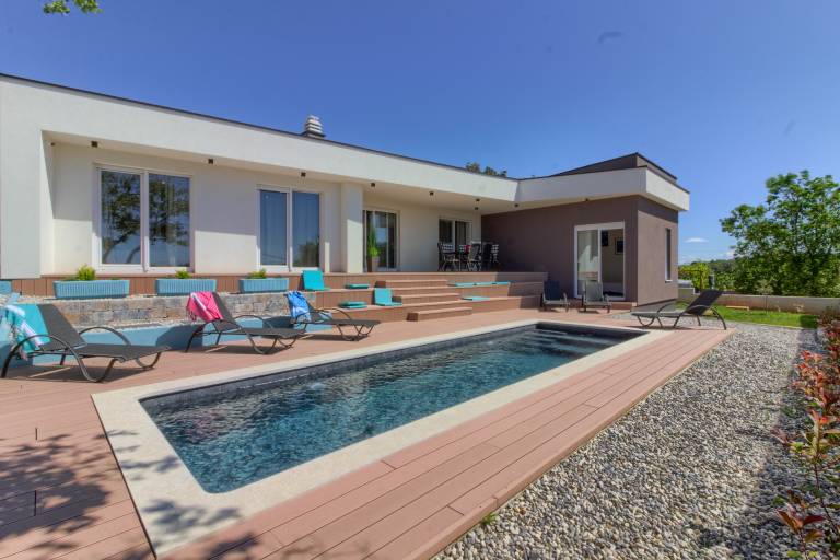 Villa with barbeque, heated pool & terrace — photo 5