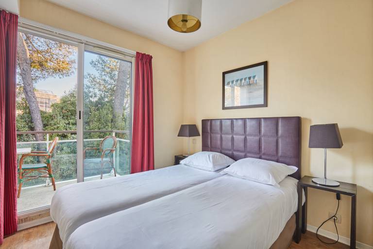 Condo with pool — photo 3