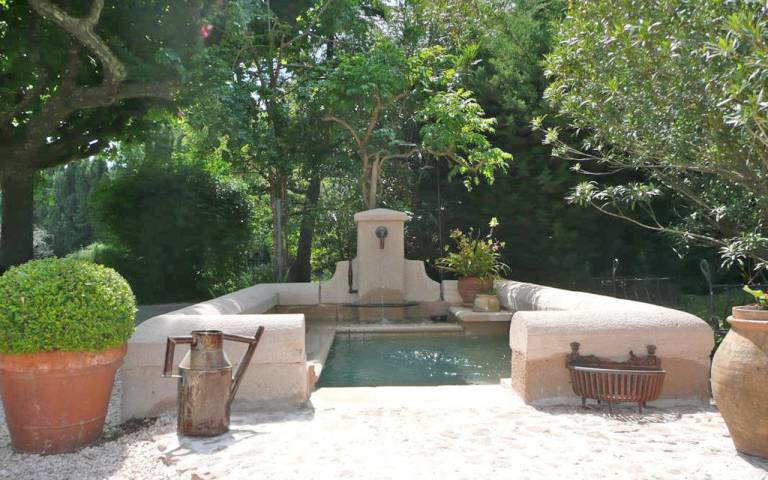 Gite with grill, hot tub & patio — photo 3