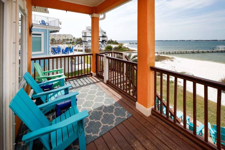 Seascape- Waterfront Home/Bay Front Private Beach/Pet-Friendly — photo 2