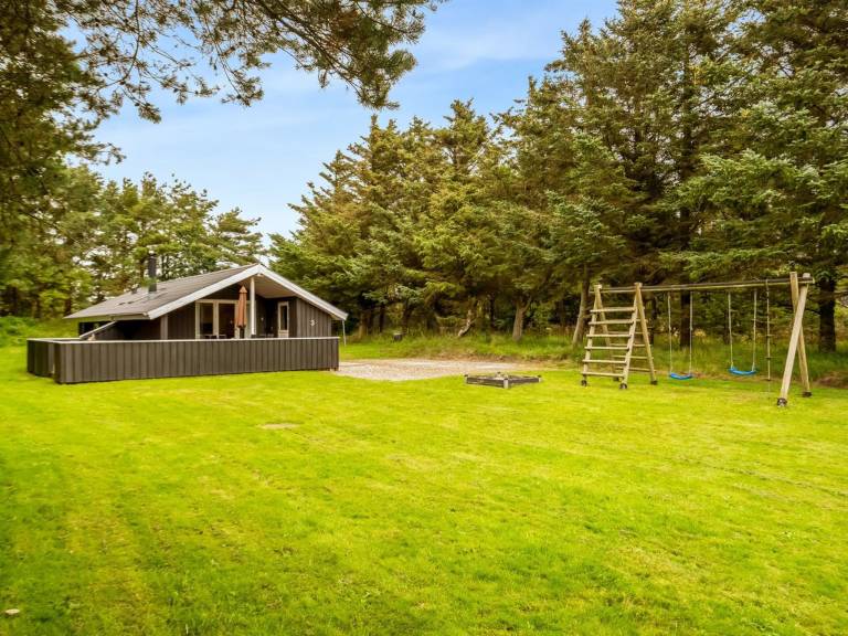"Gerlinde" - 600m from the sea in Lokken