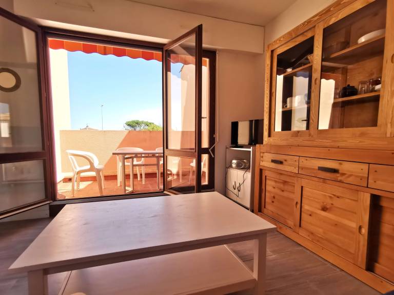 Holiday apartment with pool — photo 4