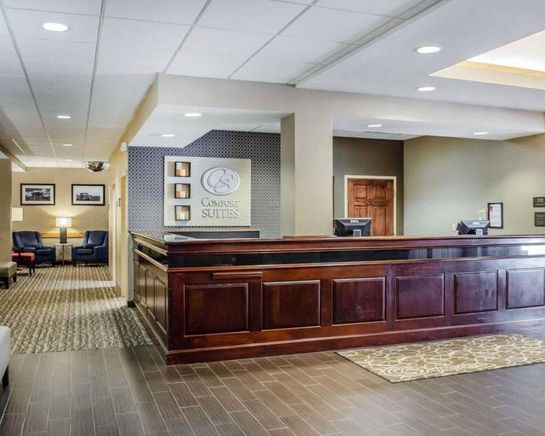 Comfort Suites Downtown Carlisle — photo 3