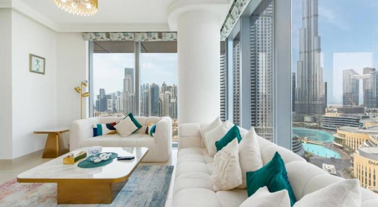 Fully equipped beautiful holiday apartment with patio, barbecue & yard | Close to Burj Khalifa | Suitable for remote work | Dogs allowed — photo 3