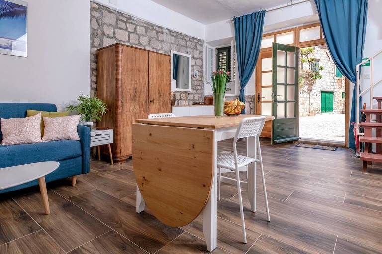 Vacation home with barbecue | City view — photo 4