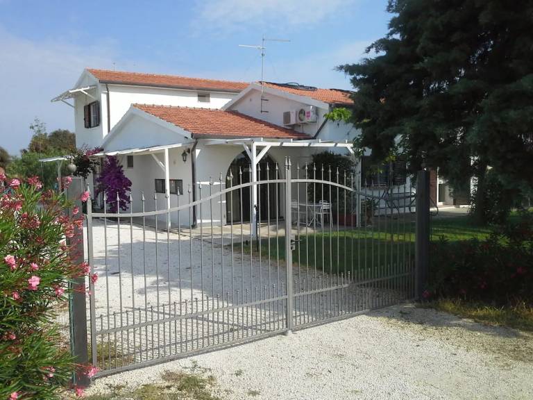 Casa  Marconia