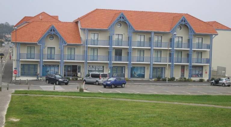 Rental apartment with pool in Biscarrosse