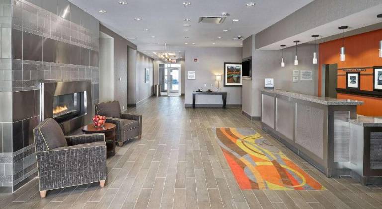 Hampton Inn by Hilton Calgary Airport North — photo 2