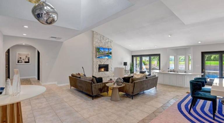 Fully equipped ample house with private pool, hot tub & BBQ | Suitable for remote work | Dogs allowed — photo 5