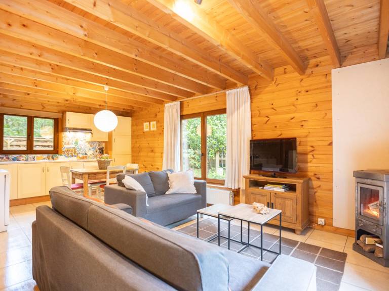 Vacation home with garden & patio — photo 3