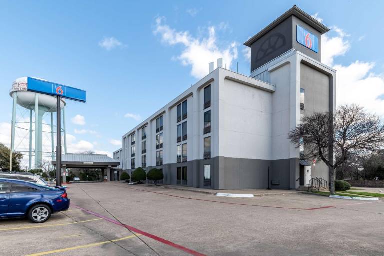 Motel 6 Lewisville, TX - Medical City in Lewisville, TX