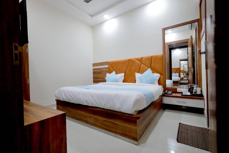 Hotel SMR Palace in Agra