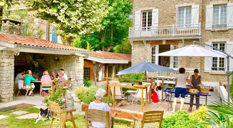 Holiday apartment with sauna, hot tub & patio in Bayonne