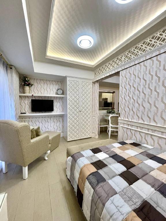Rare Unit With Balcony at The Venice Luxury — photo 2