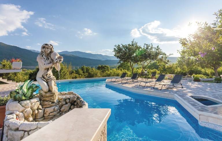 House with terrace, private pool & barbecue | Mountain view — photo 3