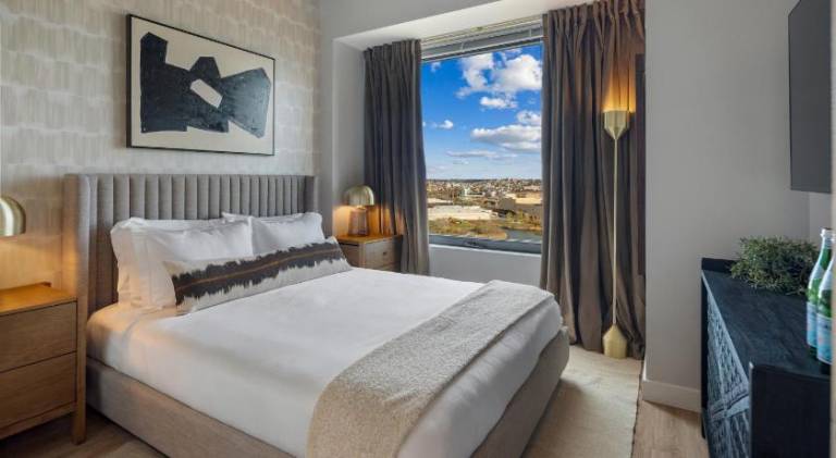 Serviced apartment with grill, garden & terrace in Cambridge, ON