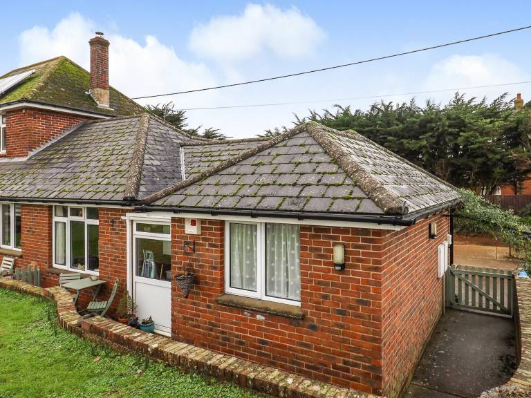 Family-friendly cottage with BBQ & garden | Pets are welcome in Shanklin
