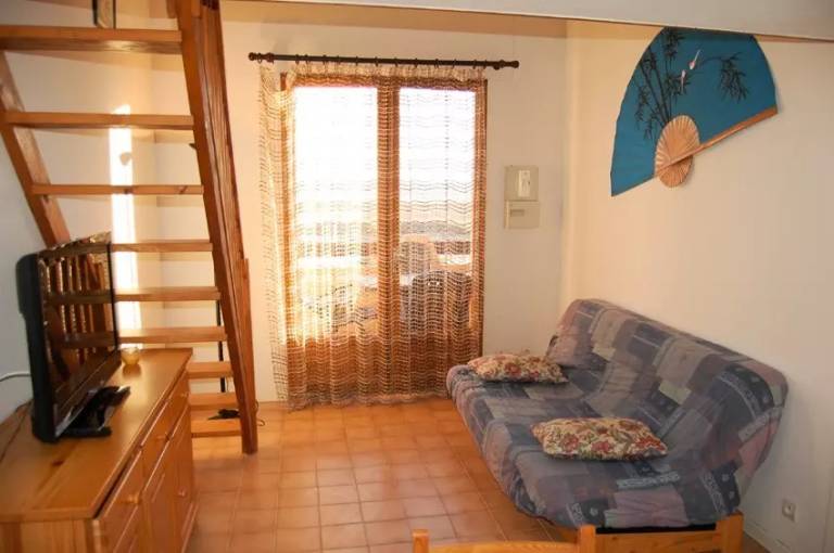 Holiday apartment with 2 rooms for 6 persons — photo 5