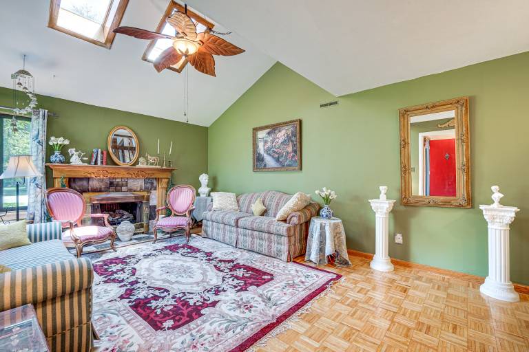 Apartment Saratoga Springs