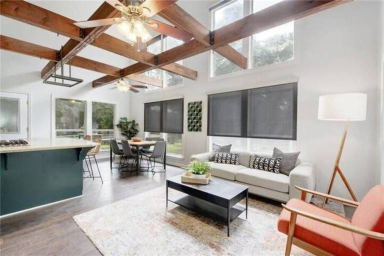 House  Bastrop