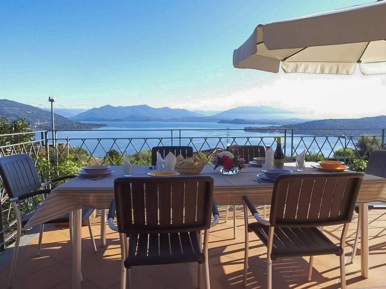 Fully equipped villa with yard, barbecue & patio | Lake view | Dogs allowed — photo 4