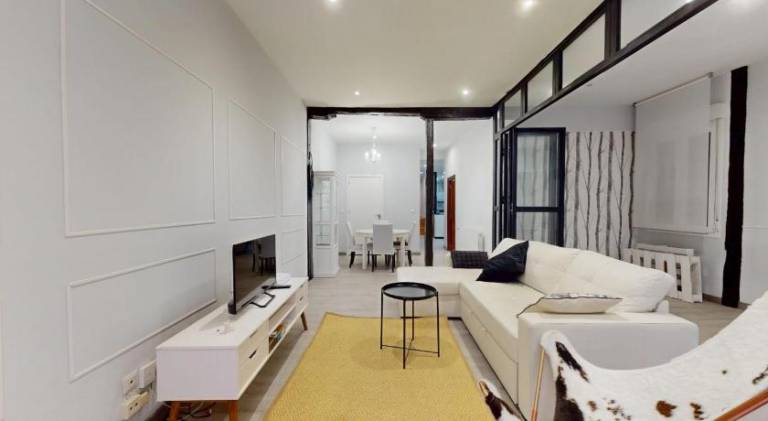 Historic Center Albizuri Residence, Bright, Spacious 3BR Apartment Ideal for Groups — photo 2