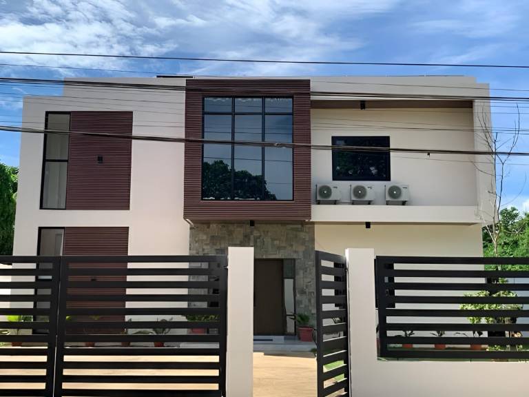 Villa with private pool, grill & terrace in Puerto Princesa