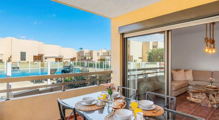 Apartment with pool, terrace & barbecue | Next to the beach | Suitable for remote work | Pets allowed in Santa Cruz de Tenerife