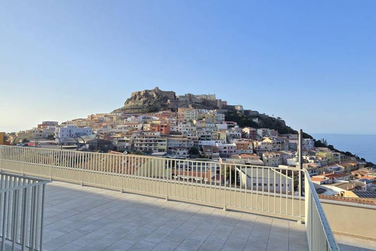 Rental apartment with patio in Castelsardo
