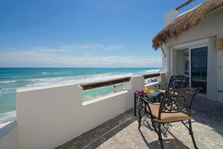 Villa with private pool, terrace & grill | Beach view — photo 4